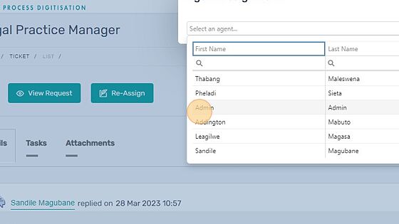 Screenshot of: Select the agent to assign the ticket too